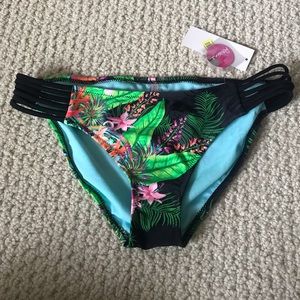 BNWT Raisins swim bottoms